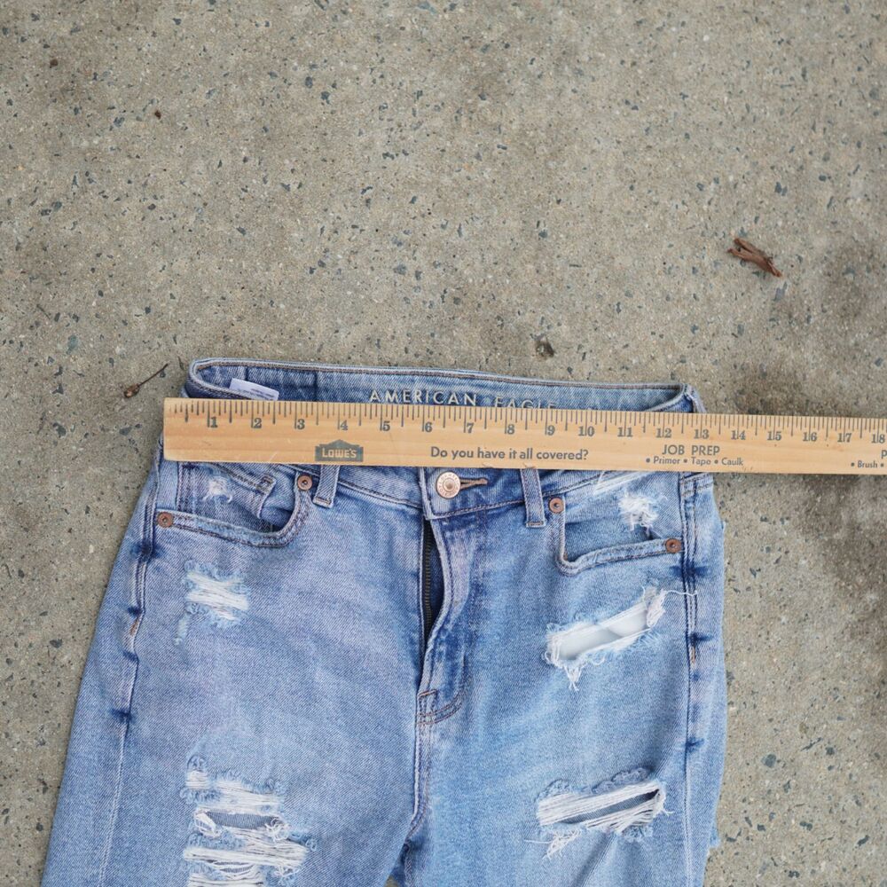 American Eagle Ripped Mom Jeans Size 0 Light Wash High Rise Distressed Denim - Picture 5 of 8